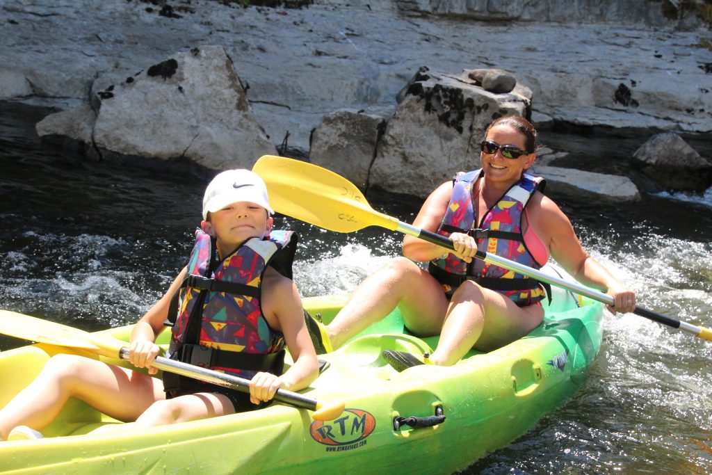 Canoë famille sur le Chassezac – Parcours Mazet 7 km Canoë famille sur le Chassezac – Parcours Mazet 7 km